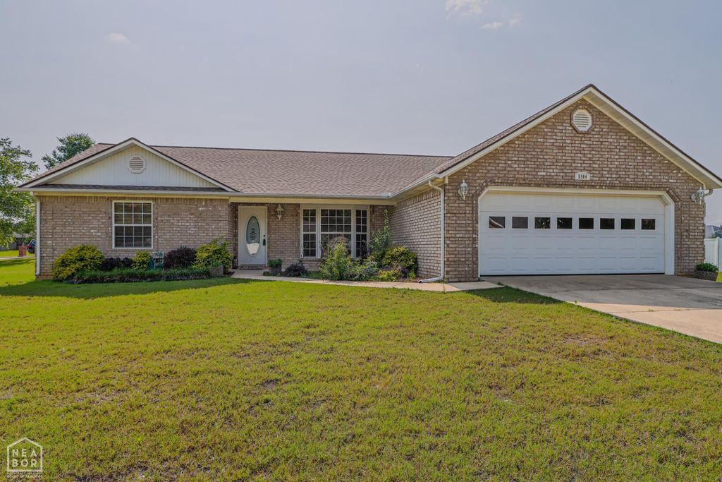 5504 S 27th Street, Paragould, AR 72450