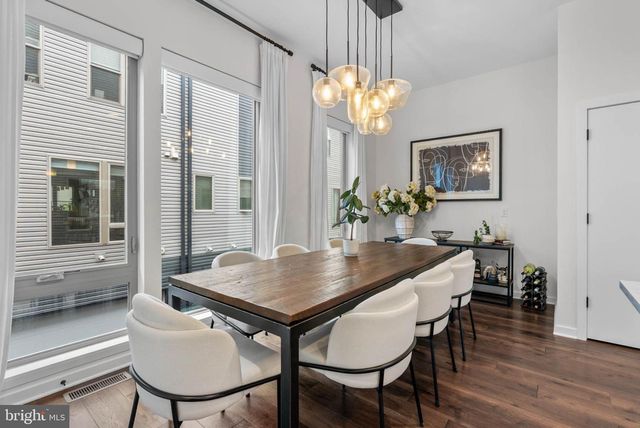 3104 PIERVIEW LN, Philadelphia, PA 19125