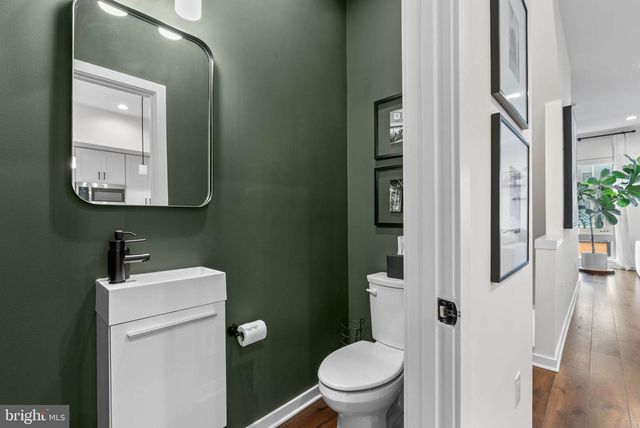 3104 PIERVIEW LN, Philadelphia, PA 19125