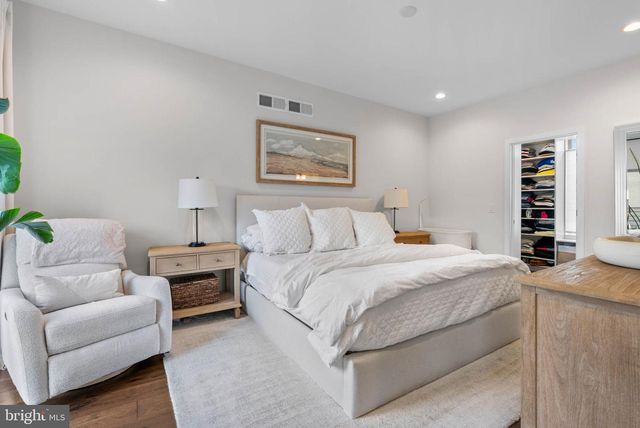 3104 PIERVIEW LN, Philadelphia, PA 19125