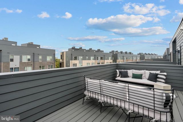 3104 PIERVIEW LN, Philadelphia, PA 19125