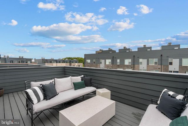 3104 PIERVIEW LN, Philadelphia, PA 19125