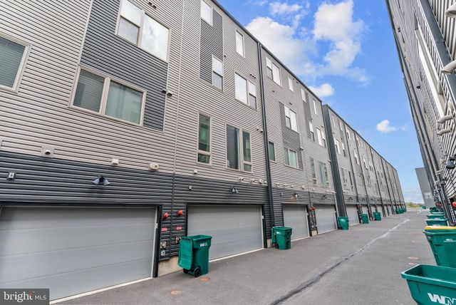 3104 PIERVIEW LN, Philadelphia, PA 19125