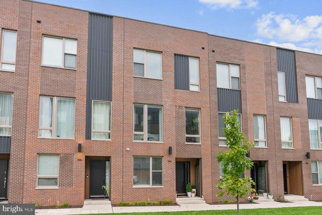 3104 PIERVIEW LN, Philadelphia, PA 19125