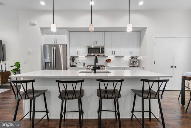 3104 PIERVIEW LN, Philadelphia, PA 19125