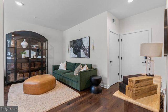 3104 PIERVIEW LN, Philadelphia, PA 19125