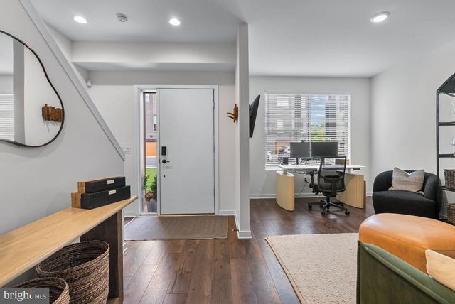 3104 PIERVIEW LN, Philadelphia, PA 19125