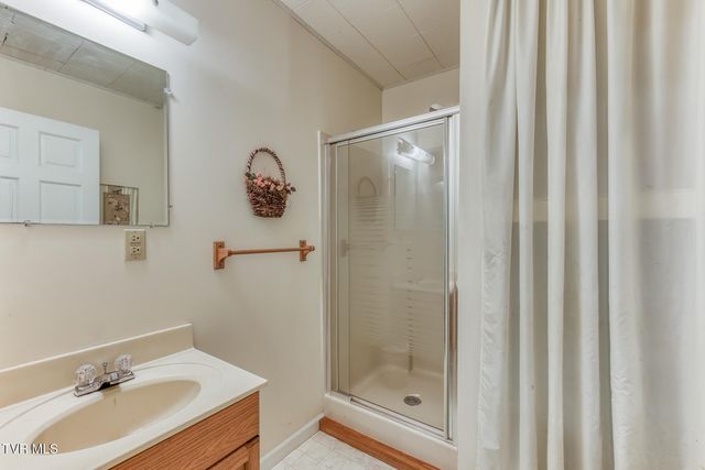 1678 Sluder Road, Shady Valley, TN 37688