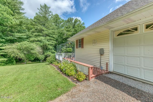 1678 Sluder Road, Shady Valley, TN 37688