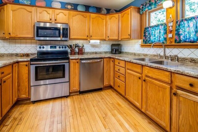 1710 Taylor LANE, West Bend, WI 53090