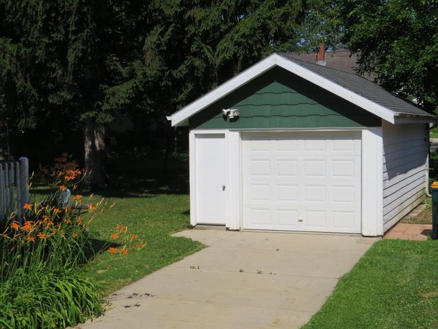 1710 Taylor LANE, West Bend, WI 53090