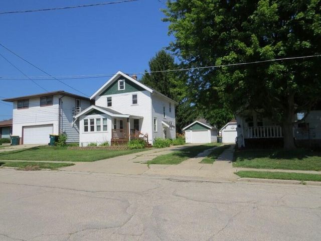 1710 Taylor LANE, West Bend, WI 53090
