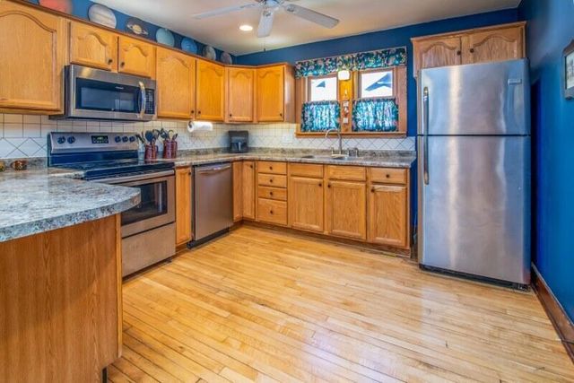 1710 Taylor LANE, West Bend, WI 53090