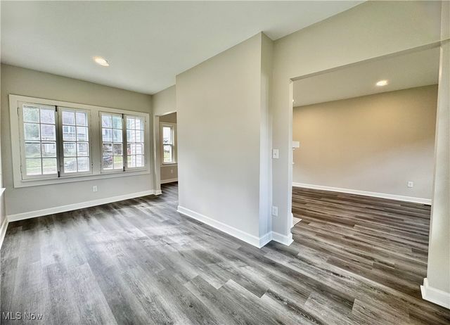 453 Briarwood Drive, Akron, OH 44320