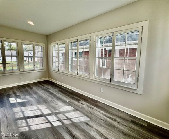 453 Briarwood Drive, Akron, OH 44320