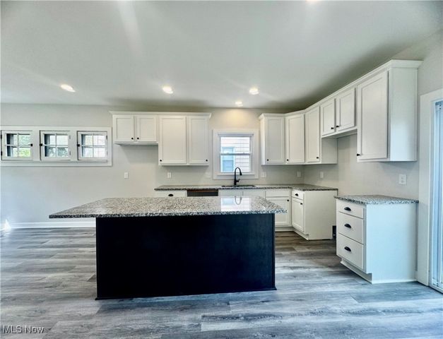 453 Briarwood Drive, Akron, OH 44320