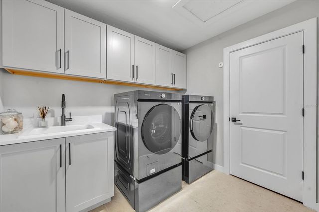 9187 WAVERLY WALK DRIVE, Orlando, FL 32817