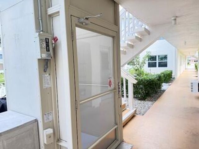 145 Dorchester G, West Palm Beach, FL 33417