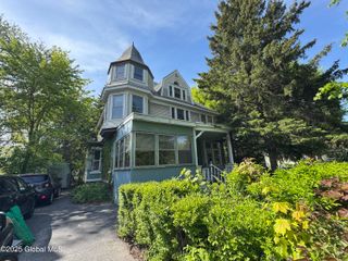 105 Seward Place, Schenectady, NY 12305