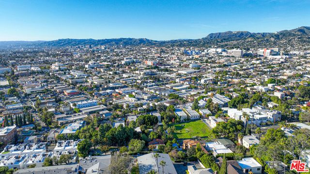 823 Hyperion Avenue, Los Angeles, CA 90029