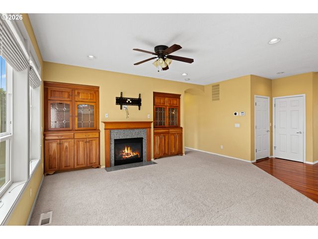 13728 Nw HENNINGER Ln, Portland, OR 97229