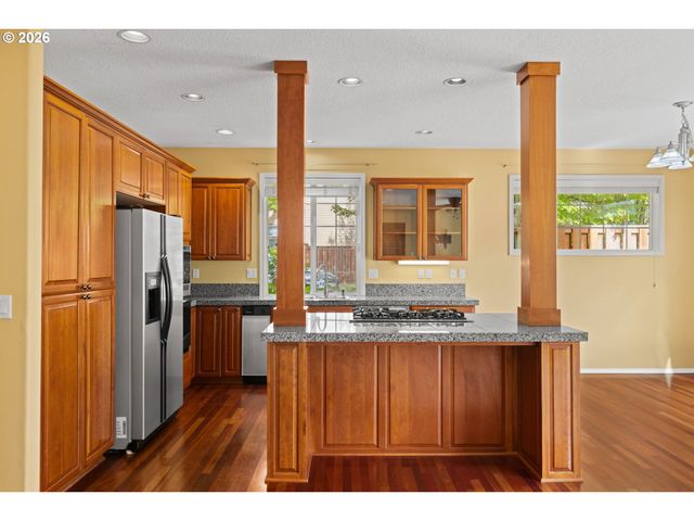 13728 Nw HENNINGER Ln, Portland, OR 97229