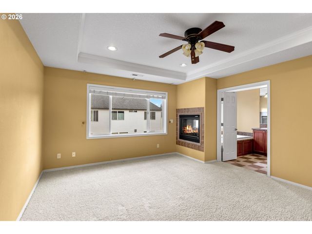 13728 Nw HENNINGER Ln, Portland, OR 97229