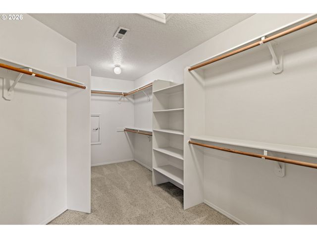 13728 Nw HENNINGER Ln, Portland, OR 97229