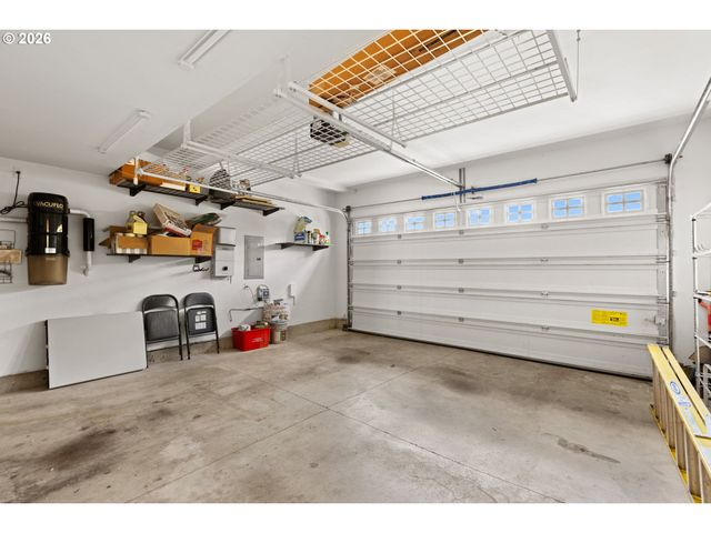 13728 Nw HENNINGER Ln, Portland, OR 97229