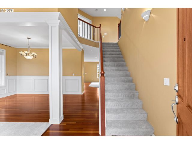 13728 Nw HENNINGER Ln, Portland, OR 97229