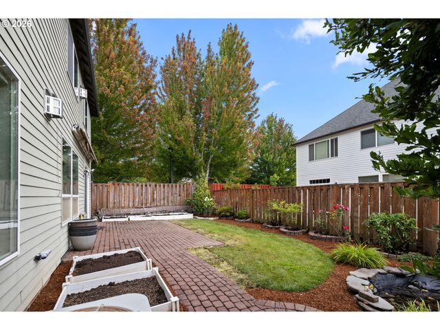 13728 Nw HENNINGER Ln, Portland, OR 97229