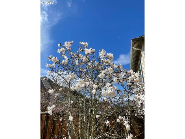 13728 Nw HENNINGER Ln, Portland, OR 97229