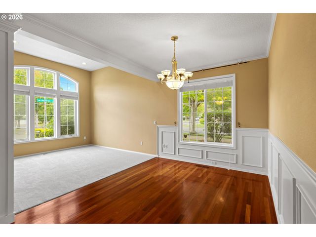 13728 Nw HENNINGER Ln, Portland, OR 97229