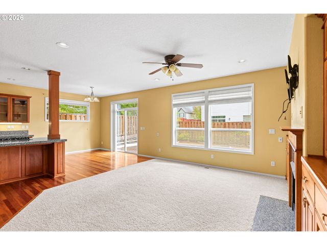 13728 Nw HENNINGER Ln, Portland, OR 97229