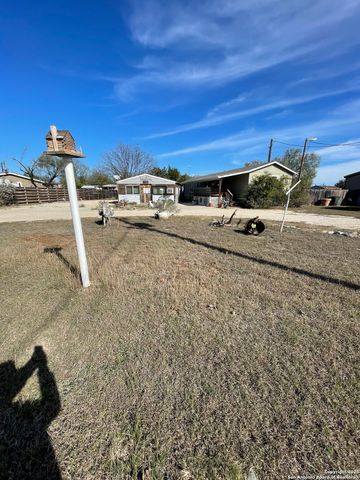 449 Mountain View, Bandera, TX 78003