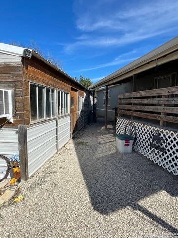 449 Mountain View, Bandera, TX 78003