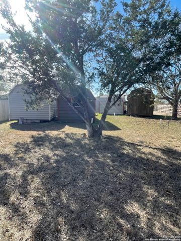 449 Mountain View, Bandera, TX 78003