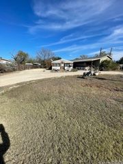 449 Mountain View, Bandera, TX 78003