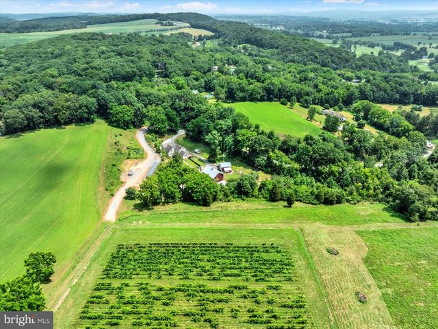 15 GIFT RD, Hamburg, PA 19526