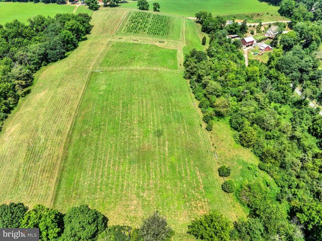 15 GIFT RD, Hamburg, PA 19526