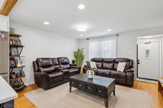 433 Fern Ave, Lyndhurst Twp., NJ 07071