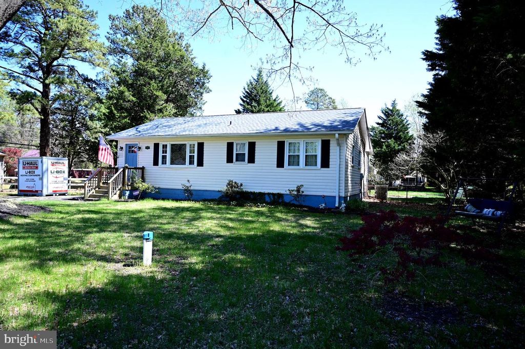 40070 BEACH DR, Mechanicsville, MD 20659
