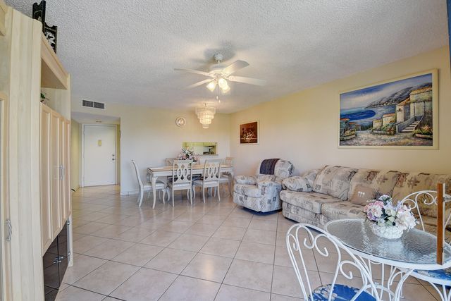 5370 Las Verdes Circle 324, Delray Beach, FL 33484