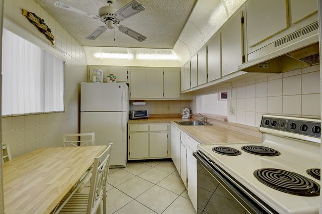 5370 Las Verdes Circle 324, Delray Beach, FL 33484