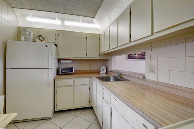 5370 Las Verdes Circle 324, Delray Beach, FL 33484