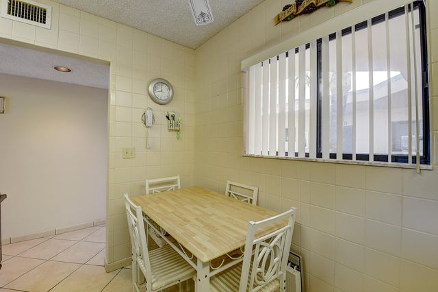 5370 Las Verdes Circle 324, Delray Beach, FL 33484
