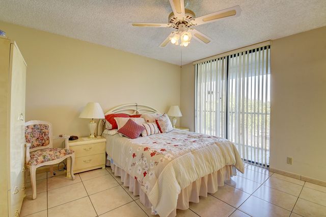 5370 Las Verdes Circle 324, Delray Beach, FL 33484