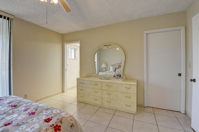 5370 Las Verdes Circle 324, Delray Beach, FL 33484