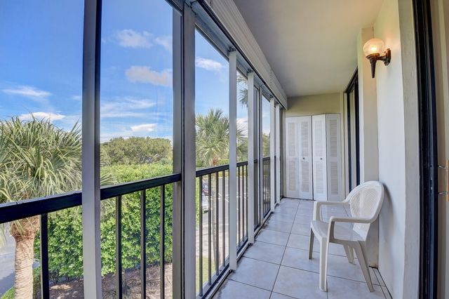 5370 Las Verdes Circle 324, Delray Beach, FL 33484