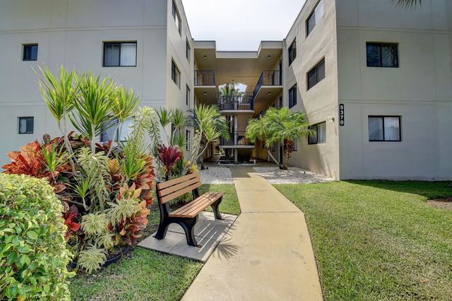 5370 Las Verdes Circle 324, Delray Beach, FL 33484